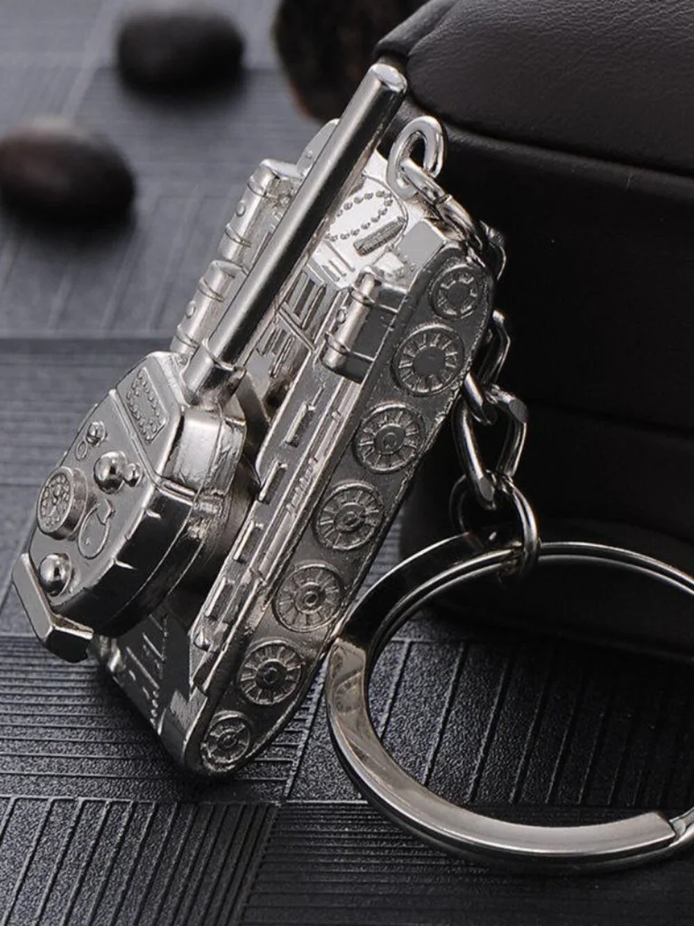 Military Tank Keychain Rotating Turret Cannon Army Vehicle Combat Gift Key Ring